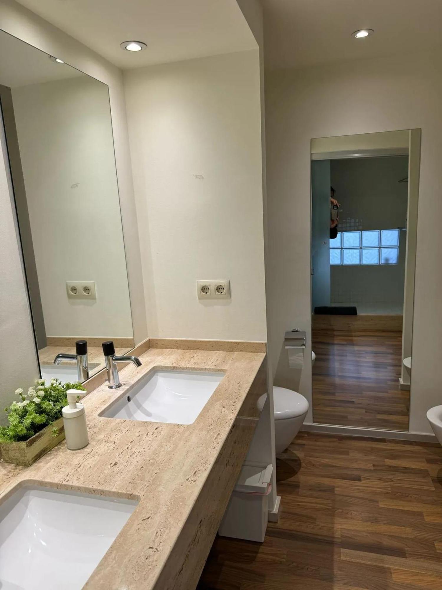 Spacious Apartment In Valencia With Sea View - 160 Sqm Luaran gambar
